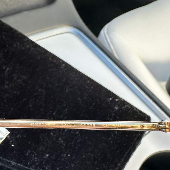 - Authentic DOLCE & GABBANA Star Shaped Sunglasses with Gold Metal and Crystals - Picture 5 of 5